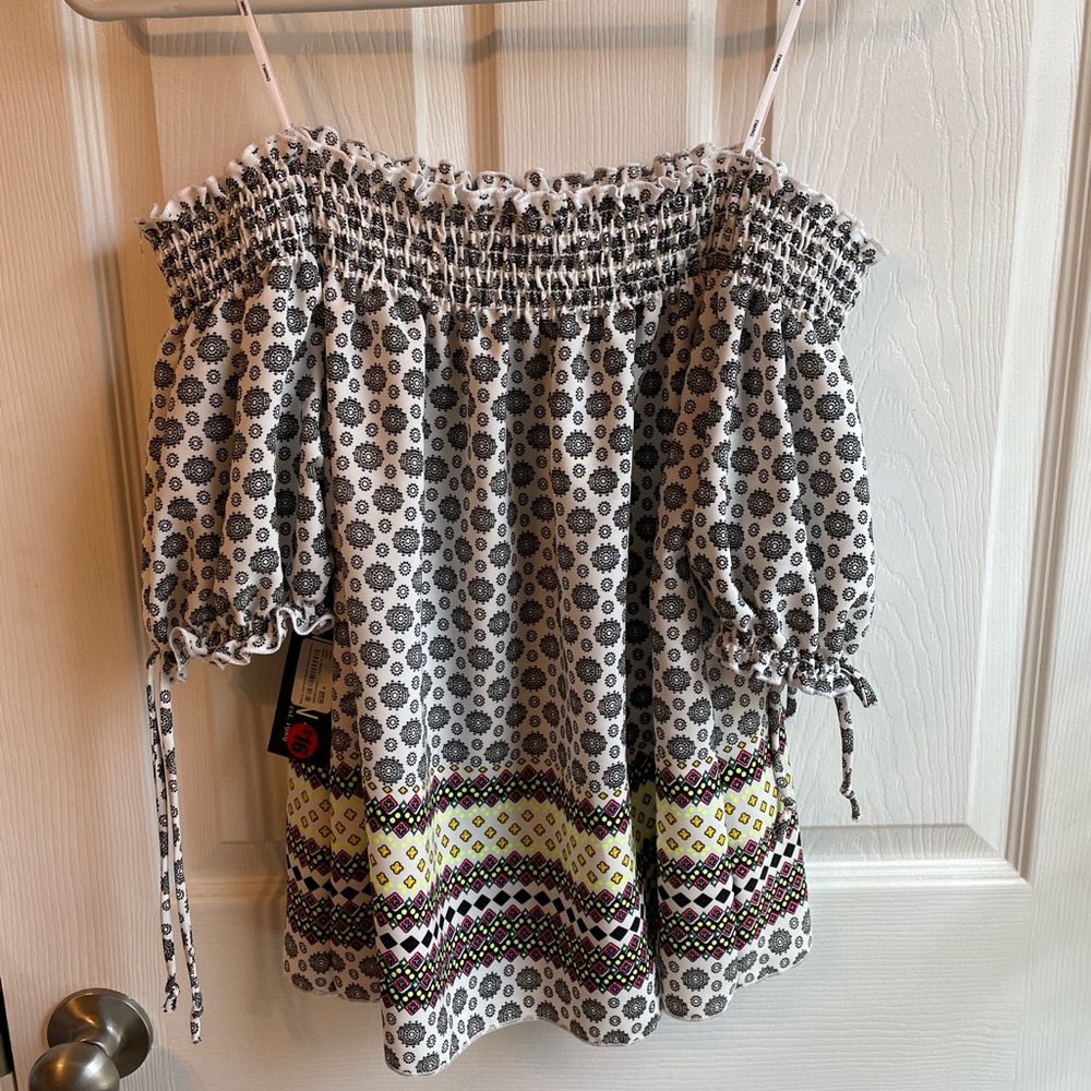 Off The shoulder top